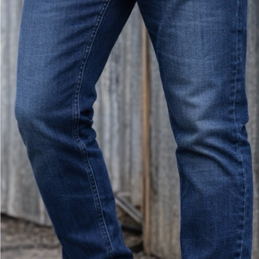 Clean dark wash Hollister jeans‎ on-body Slim straight fit — everyday 30/30